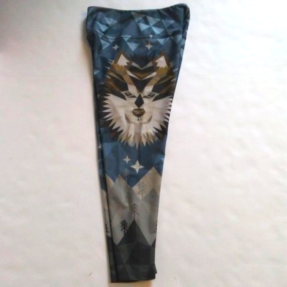 Geometric Wolf Print Women's CROPPED Leggings - Blue and Gray